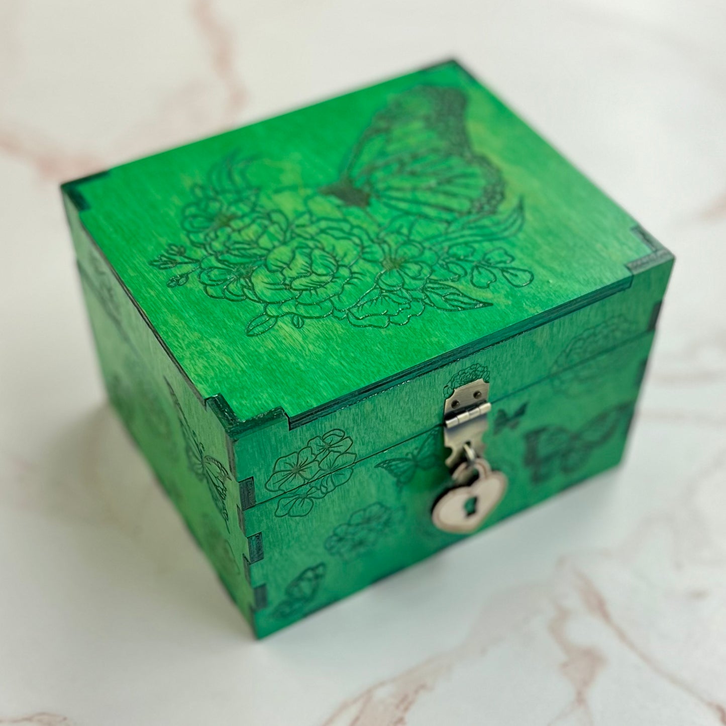 Butterfly Box | Hinged